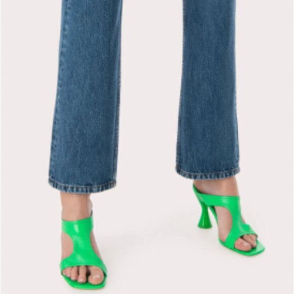 Nadia slides - Picture 1 of 9